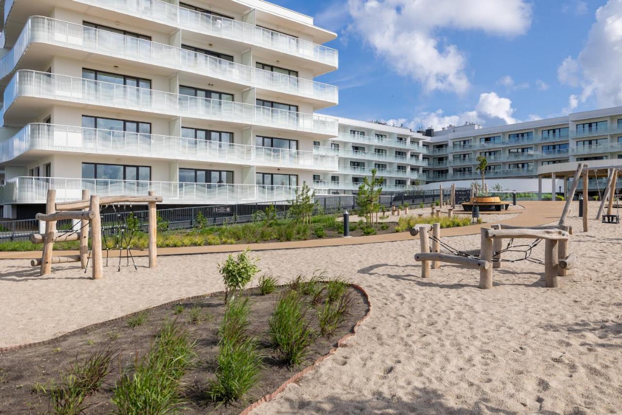 Polanki Aqua With Parking By Renters Prestige Apartment